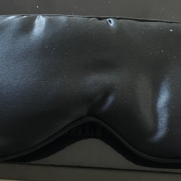 New eye/sleep satin black mask New in box
gift or keep for yourself - Picture 3 of 4